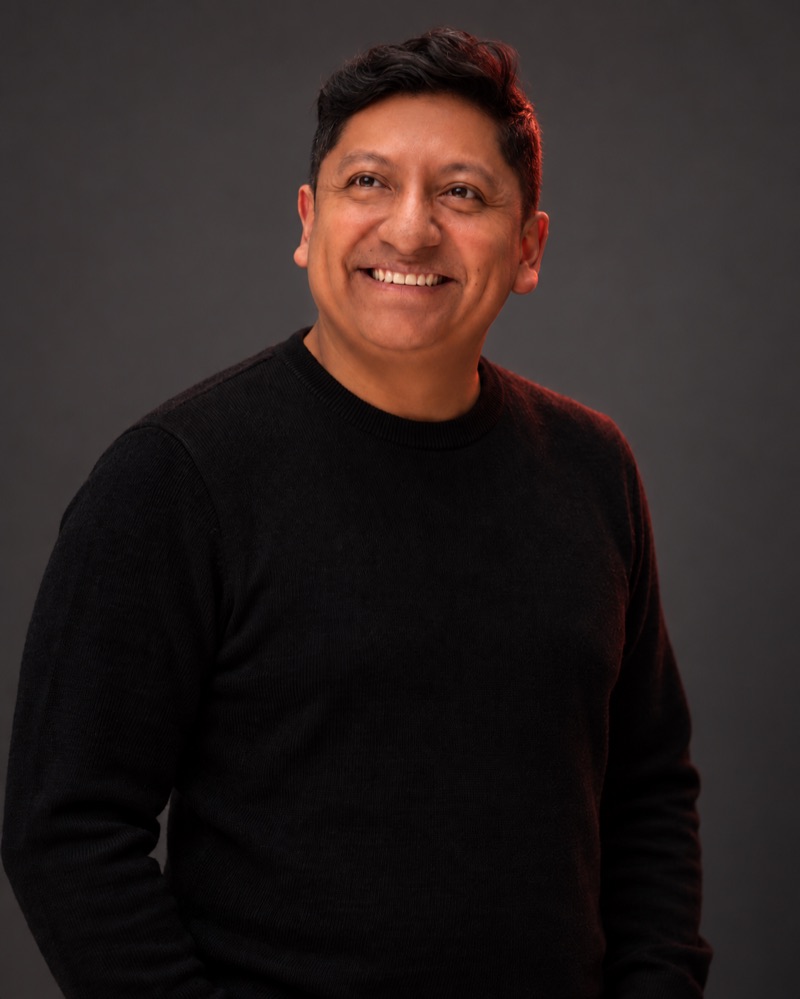 Retrato de Franklin Lagla, consultor de marketing digital en Latinoamérica